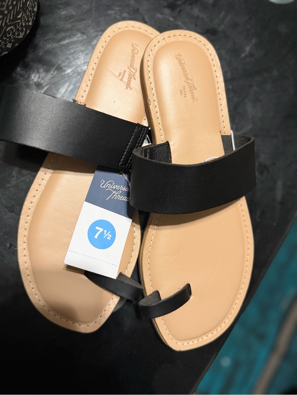 Universal Thread Black and Tan Toe-Ring Slide Sandals